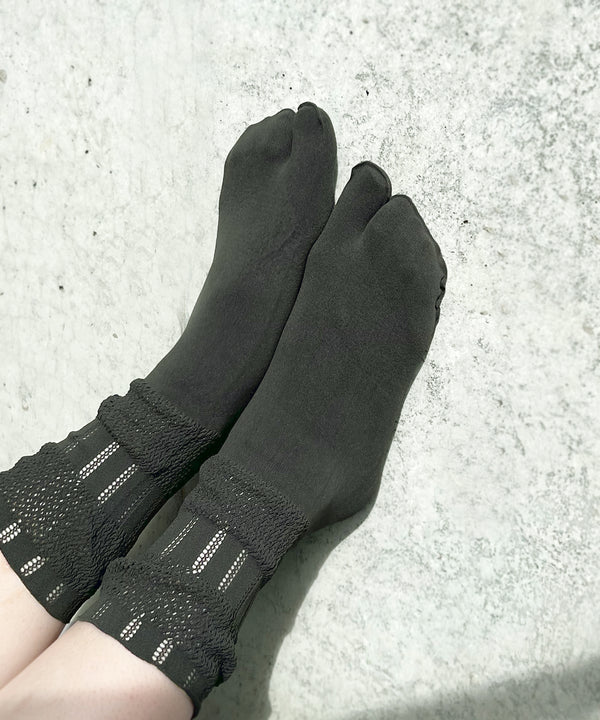 【 tri.R 】Fluffy form tabi Socks / NS359N-96